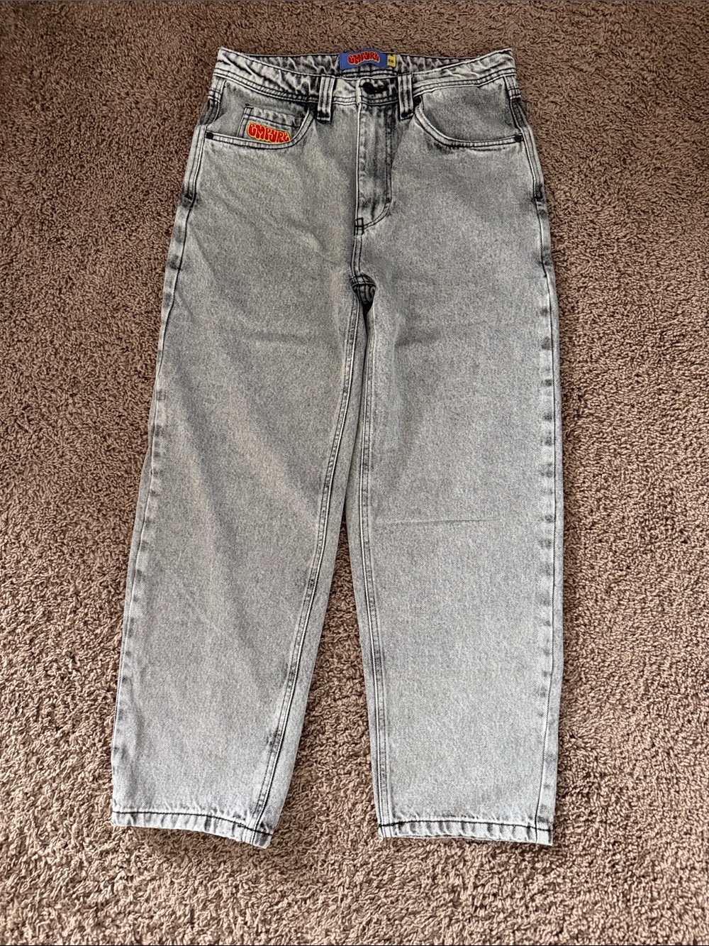 Empyre Light Gray Relaxed-Fit Jeans with Patch